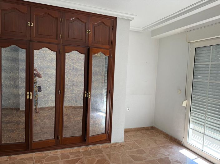 Image No.10-5 Bed Apartment for sale