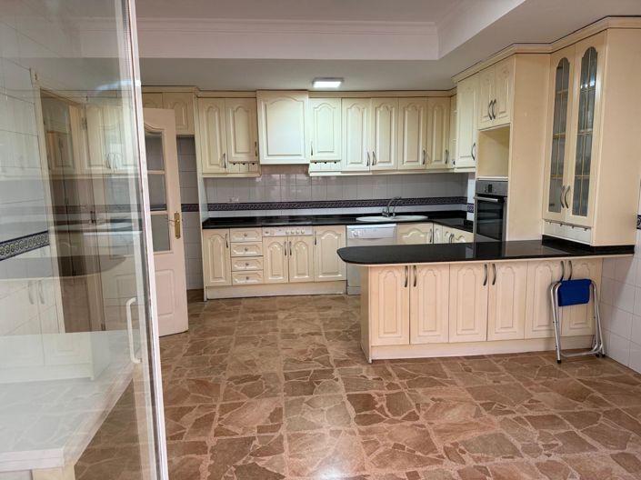 Image No.17-5 Bed Apartment for sale