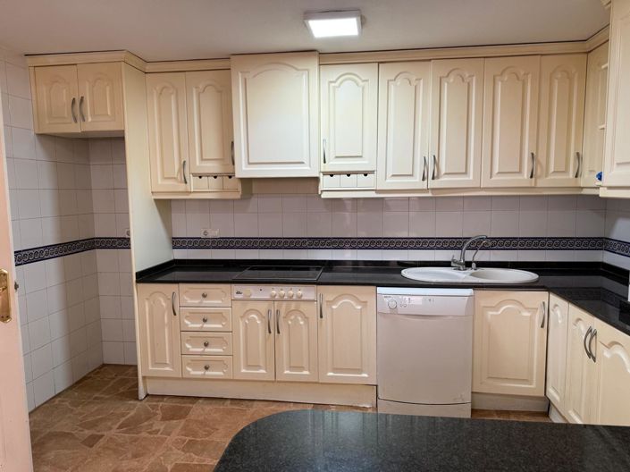 Image No.19-5 Bed Apartment for sale