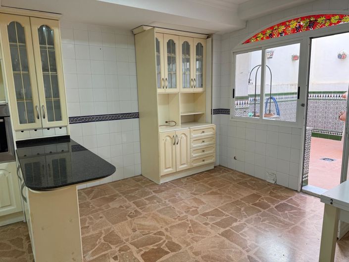 Image No.20-5 Bed Apartment for sale