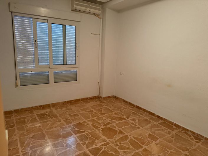 Image No.23-5 Bed Apartment for sale