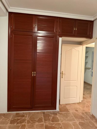 Image No.25-5 Bed Apartment for sale