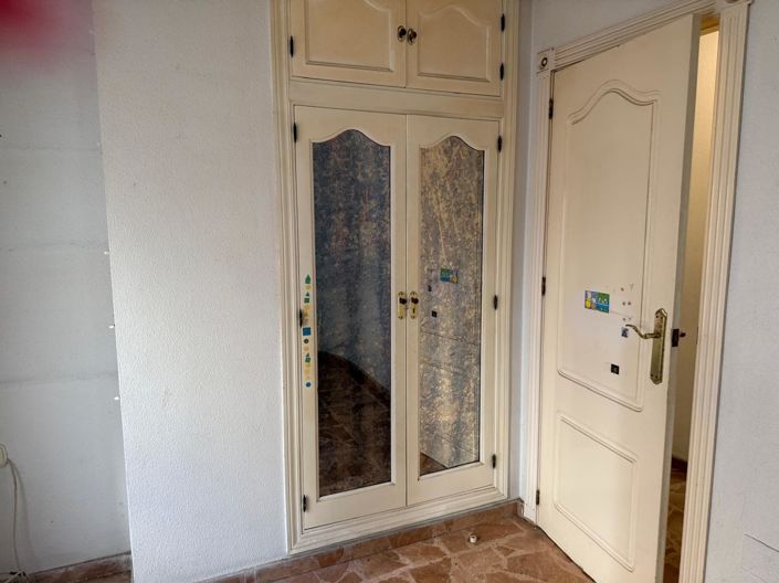 Image No.27-5 Bed Apartment for sale