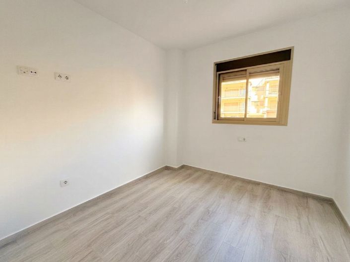 Image No.15-3 Bed Apartment for sale