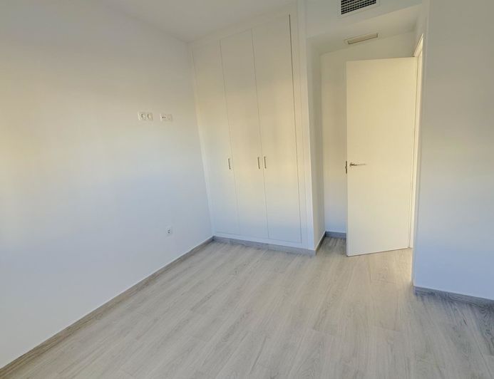 Image No.17-3 Bed Apartment for sale