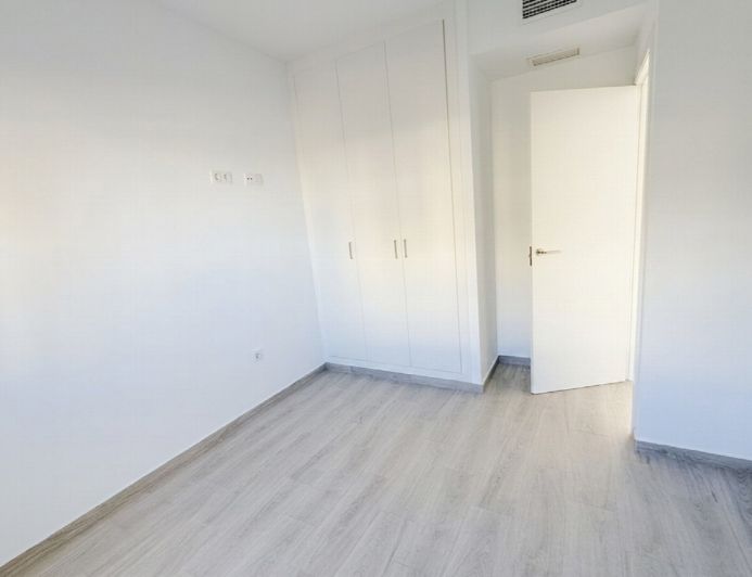 Image No.17-3 Bed Apartment for sale