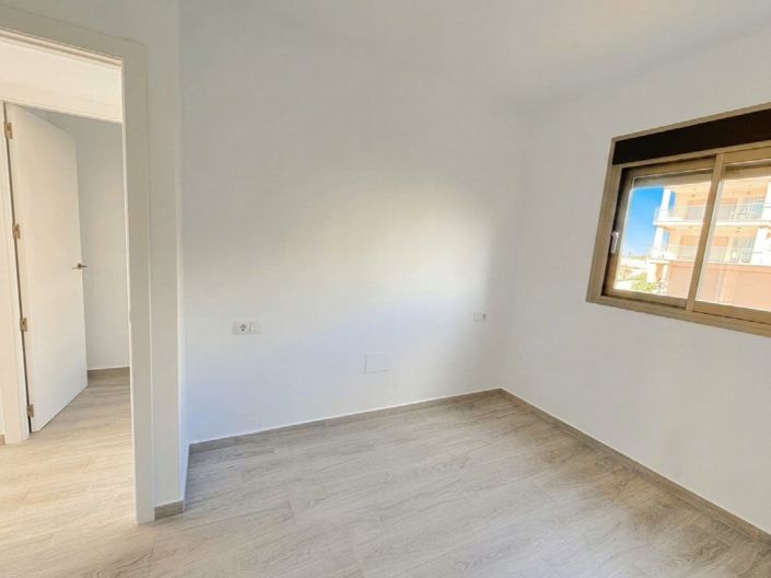 Image No.18-3 Bed Apartment for sale