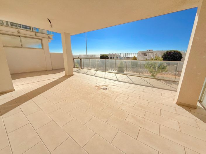 Image No.24-3 Bed Apartment for sale