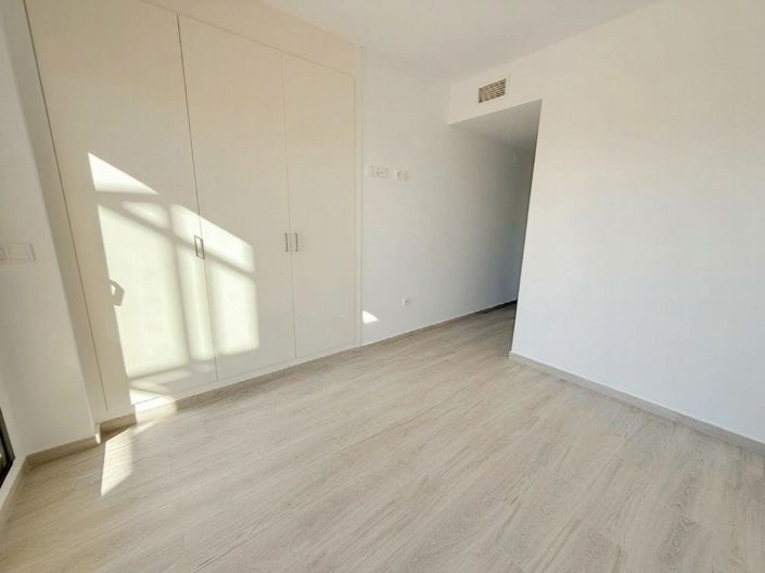 Image No.27-3 Bed Apartment for sale