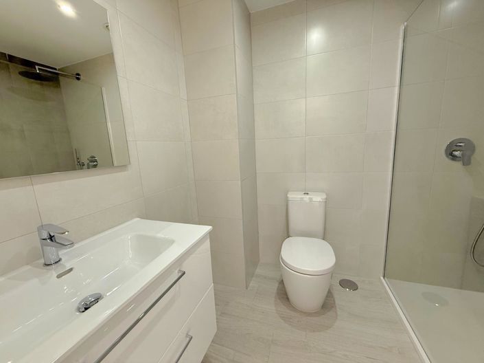 Image No.29-3 Bed Apartment for sale