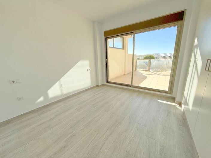 Image No.30-3 Bed Apartment for sale