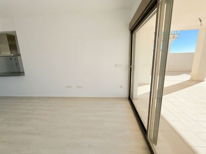 Image No.8-3 Bed Apartment for sale