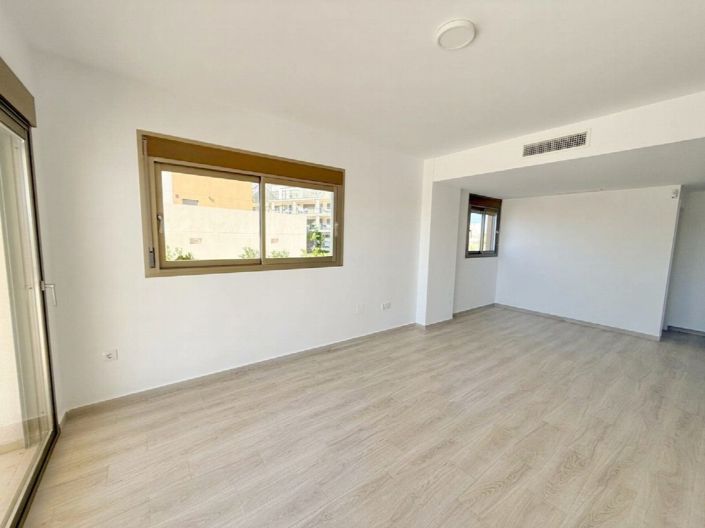Image No.9-3 Bed Apartment for sale