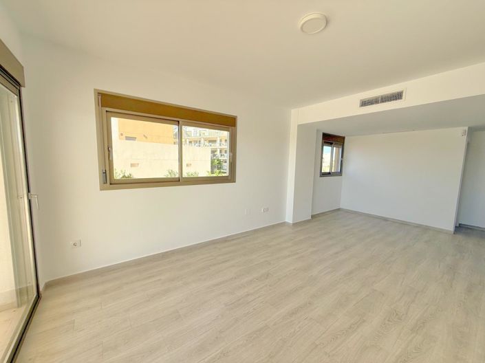 Image No.9-3 Bed Apartment for sale