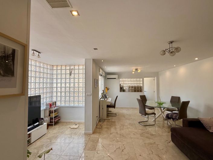 Image No.17-5 Bed Villa for sale