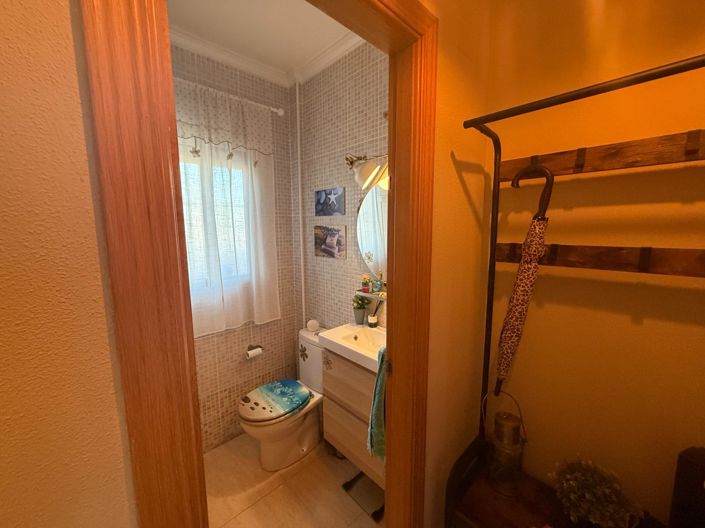 Image No.17-3 Bed House for sale