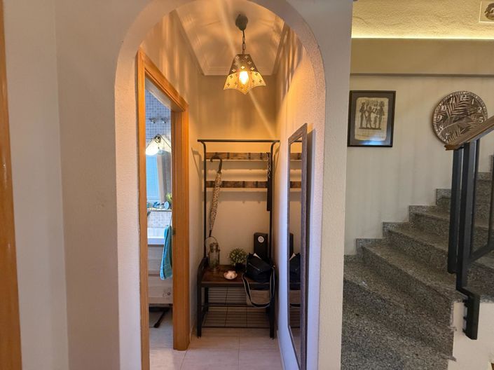 Image No.18-3 Bed House for sale