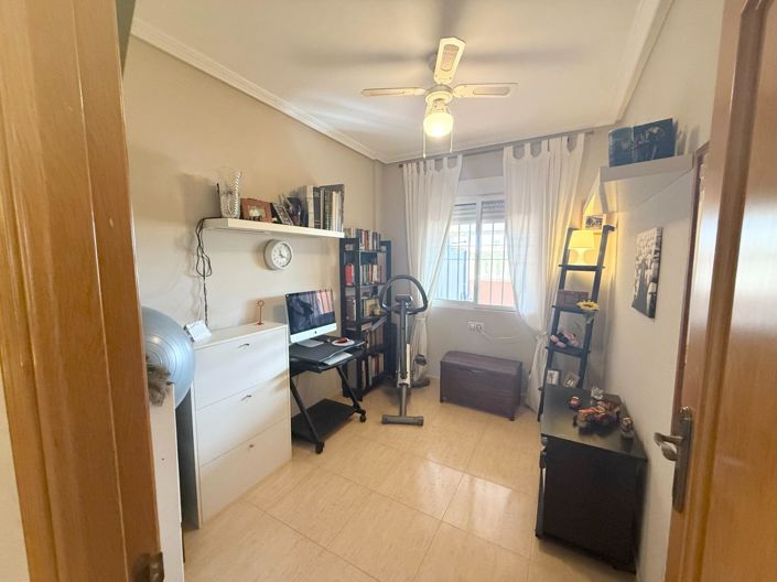 Image No.23-3 Bed House for sale