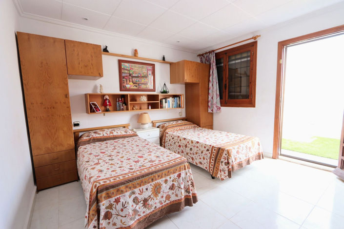 Image No.21-3 Bed Townhouse for sale