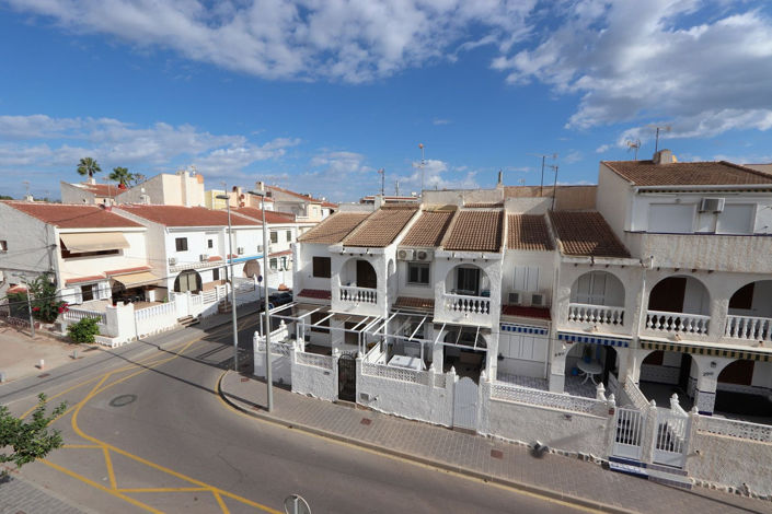 Image No.26-3 Bed Townhouse for sale