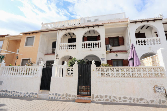 Image No.31-3 Bed Townhouse for sale