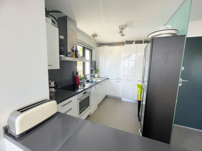 Image No.10-3 Bed Apartment for sale