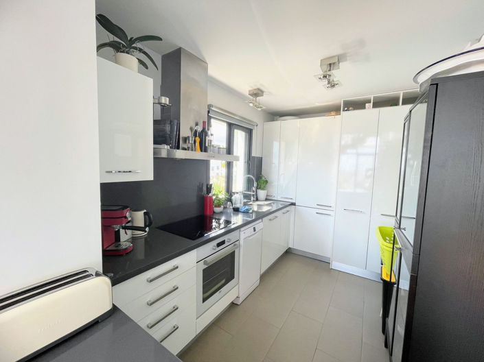 Image No.11-3 Bed Apartment for sale