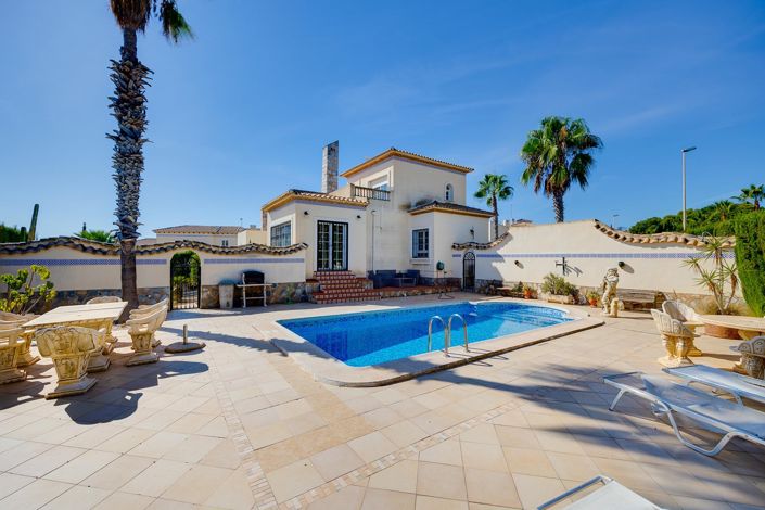 Image No.1-3 Bed Villa for sale