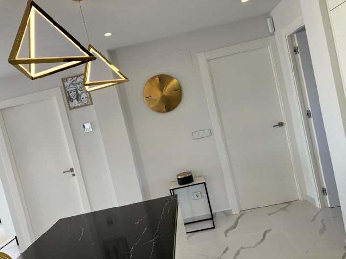 Image No.14-2 Bed House for sale