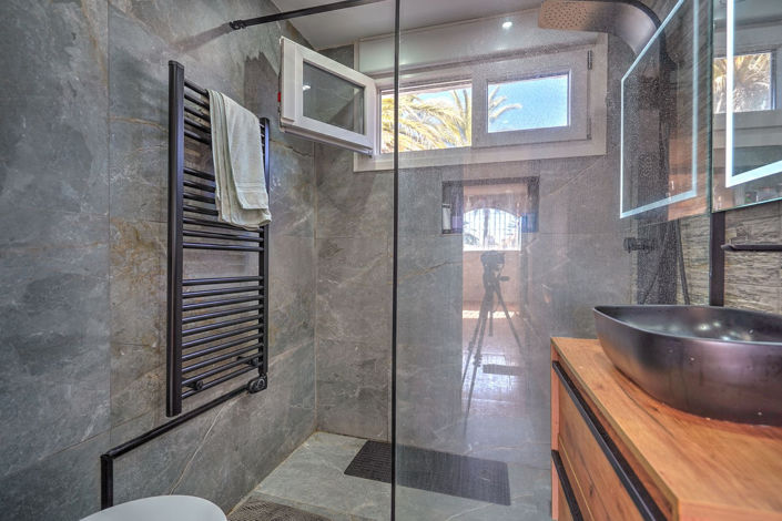 Image No.10-2 Bed Villa for sale