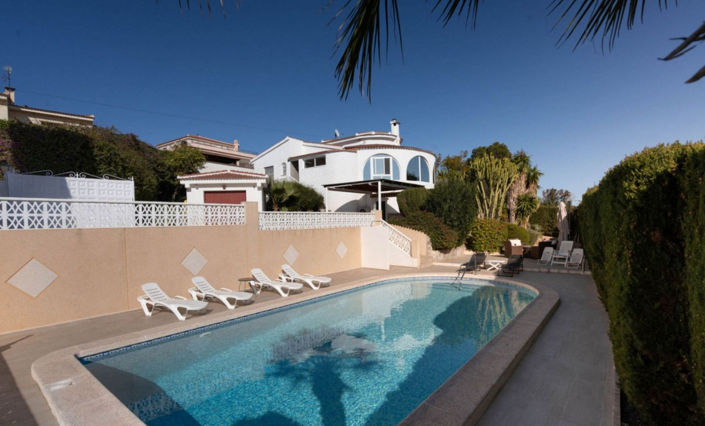 Image No.1-5 Bed House for sale