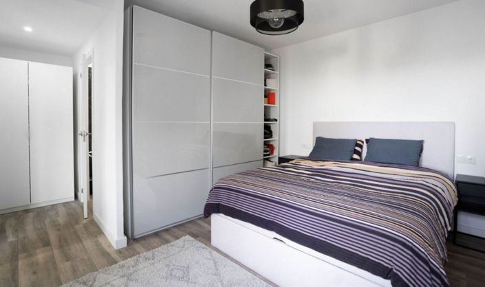 Image No.17-5 Bed House for sale