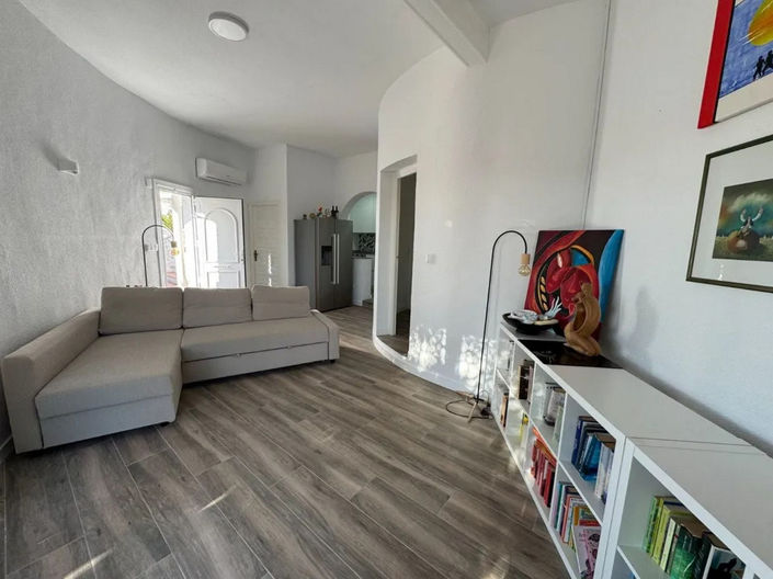 Image No.34-5 Bed House for sale