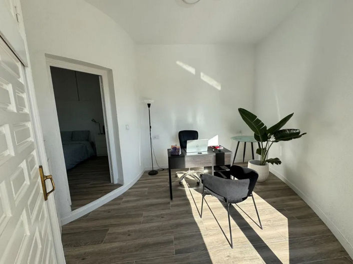 Image No.36-5 Bed House for sale