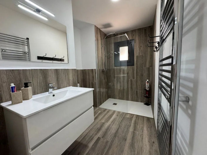 Image No.41-5 Bed House for sale