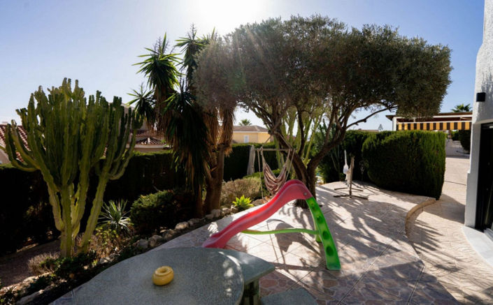 Image No.45-5 Bed House for sale