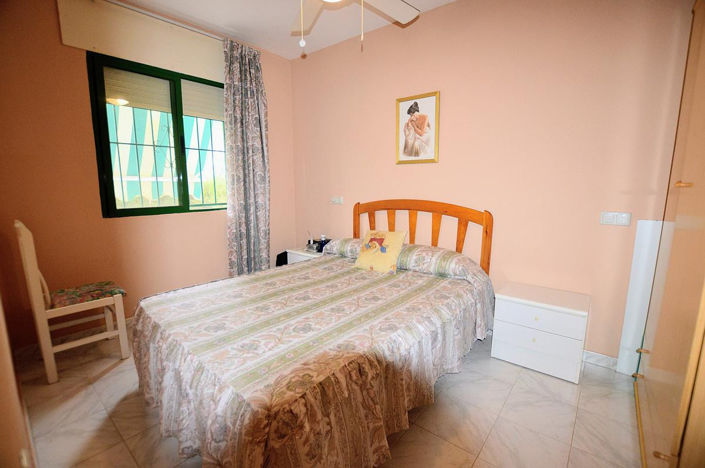 Image No.10-3 Bed House for sale