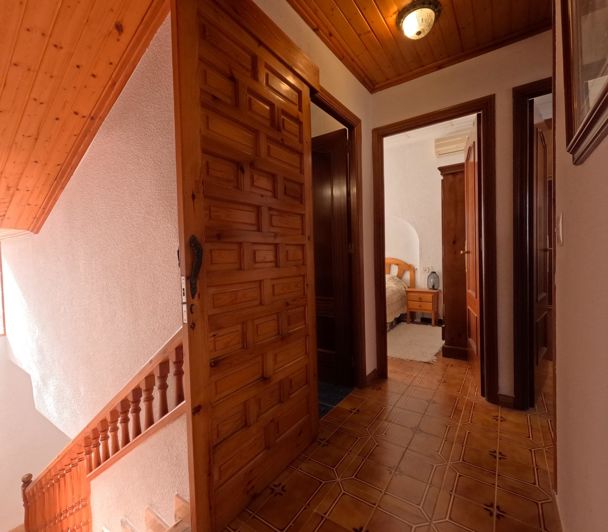 Image No.24-4 Bed Townhouse for sale