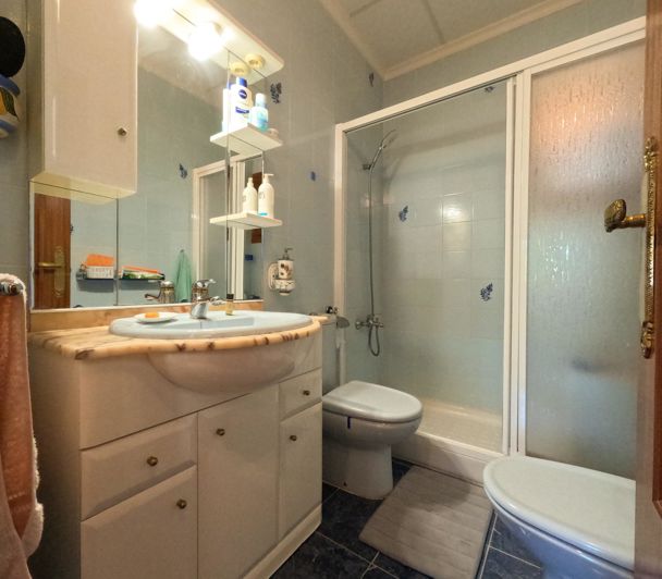 Image No.25-4 Bed Townhouse for sale