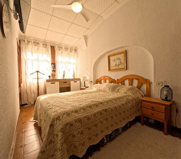 Image No.27-4 Bed Townhouse for sale