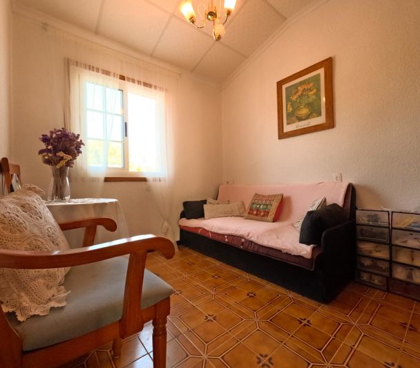 Image No.32-4 Bed Townhouse for sale