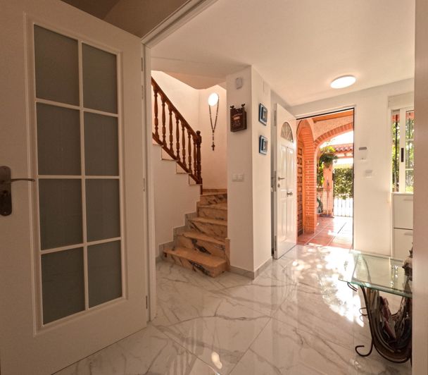 Image No.9-4 Bed Townhouse for sale