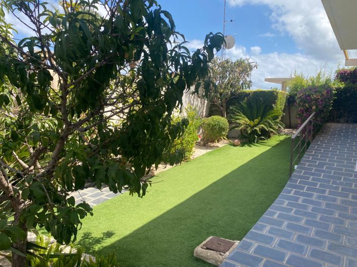 Image No.20-2 Bed Townhouse for sale