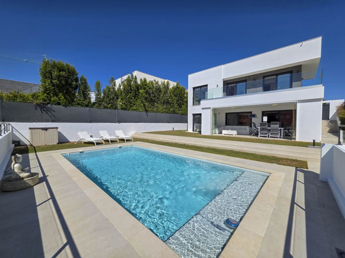 Image No.2-3 Bed Villa for sale