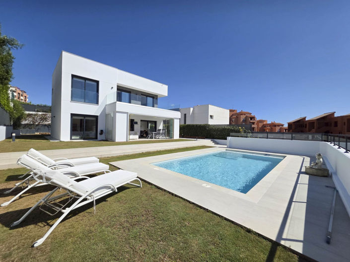 Image No.3-3 Bed Villa for sale