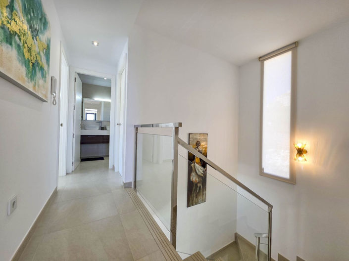 Image No.8-3 Bed Villa for sale