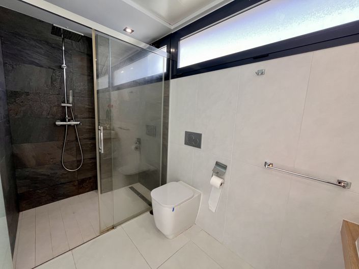 Image No.27-3 Bed Villa for sale