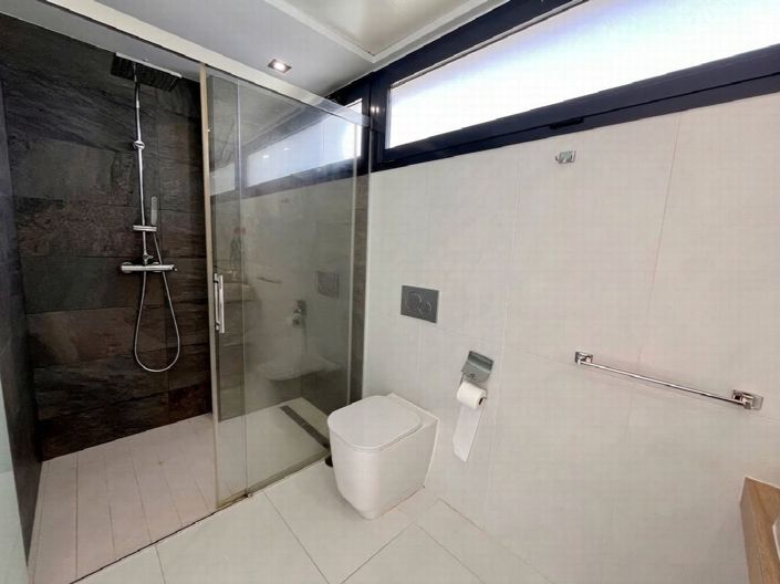 Image No.27-3 Bed Villa for sale