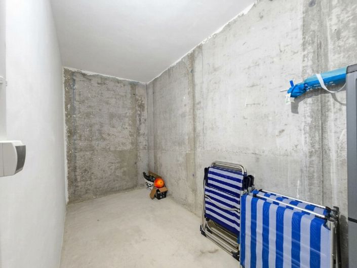 Image No.21-2 Bed Property for sale