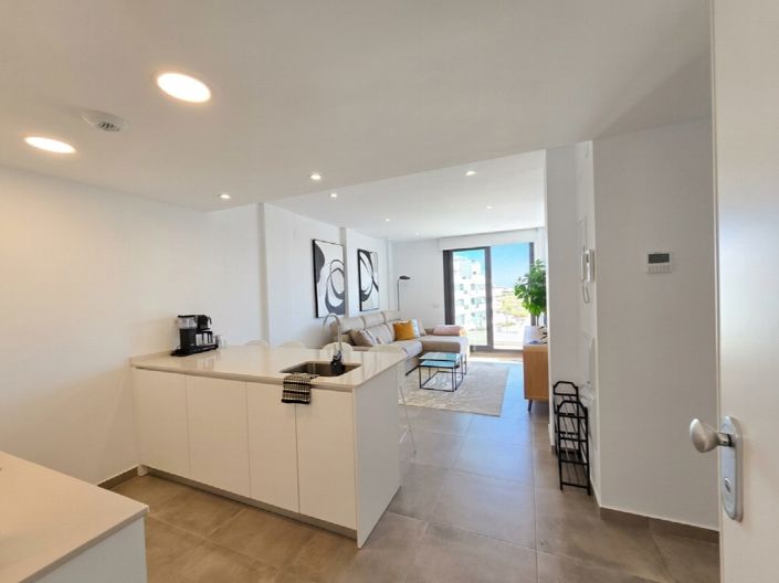 Image No.4-2 Bed Property for sale